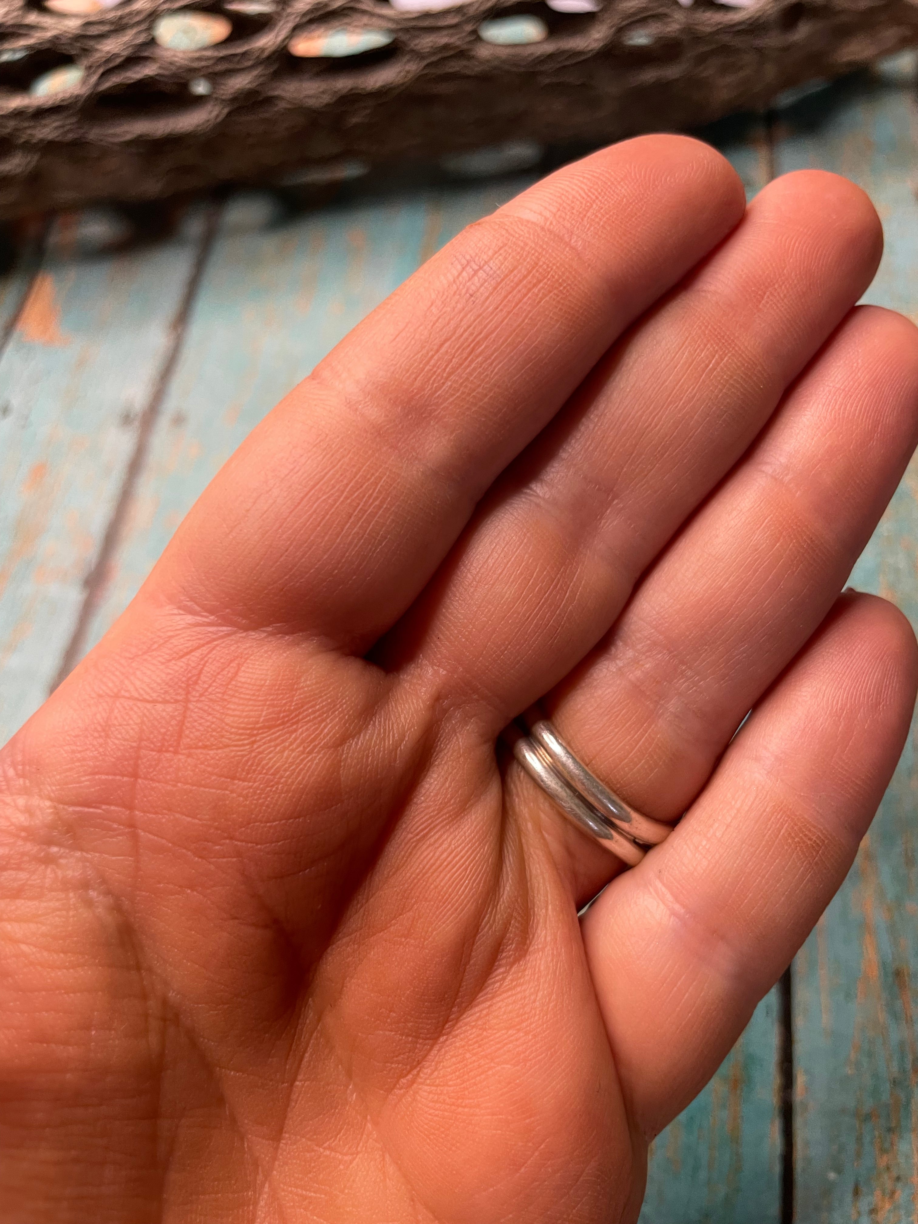 Old Pawn Handcrafted Sterling Silver & Turquoise Ring Size 9